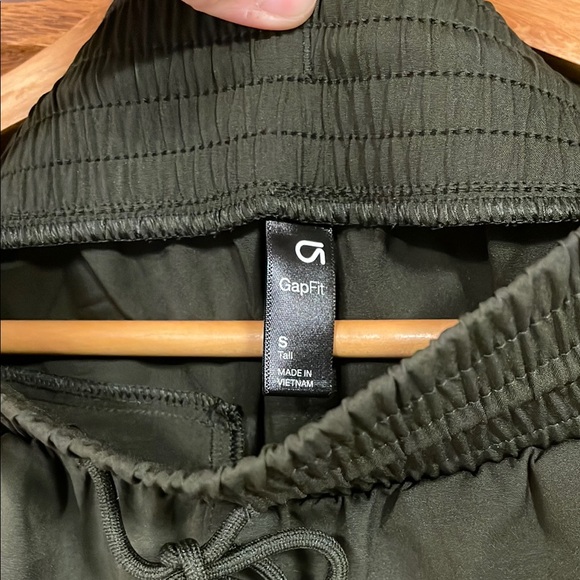 GAP Fit Stretch Joggers Elastic Waistband Khaki S Tall - Picture 2 of 6